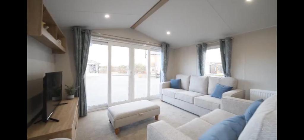Ultimate Serene Getaway East Mersea Exterior photo