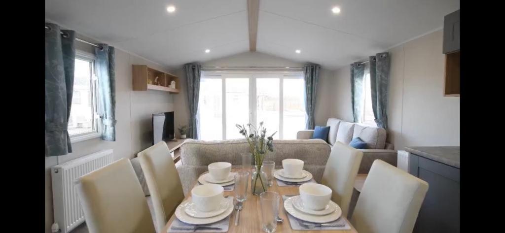 Ultimate Serene Getaway East Mersea Exterior photo