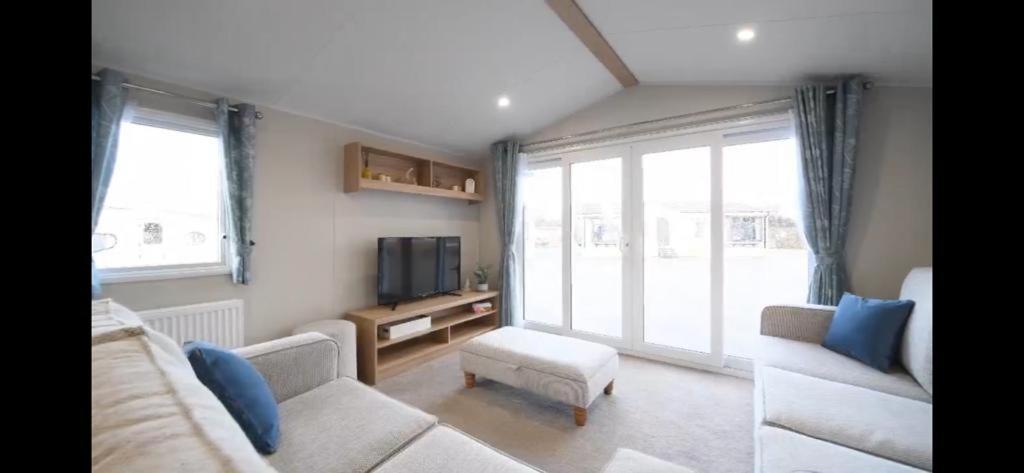 Ultimate Serene Getaway East Mersea Exterior photo