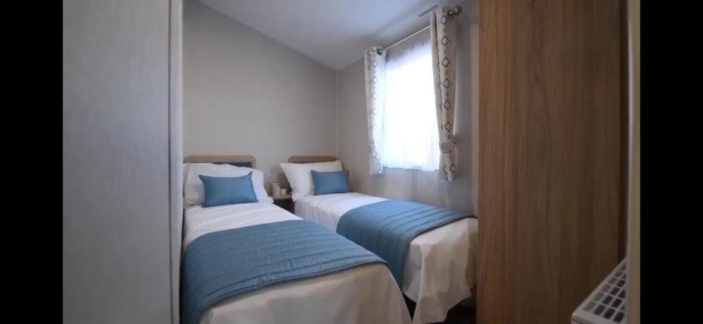 Ultimate Serene Getaway East Mersea Exterior photo