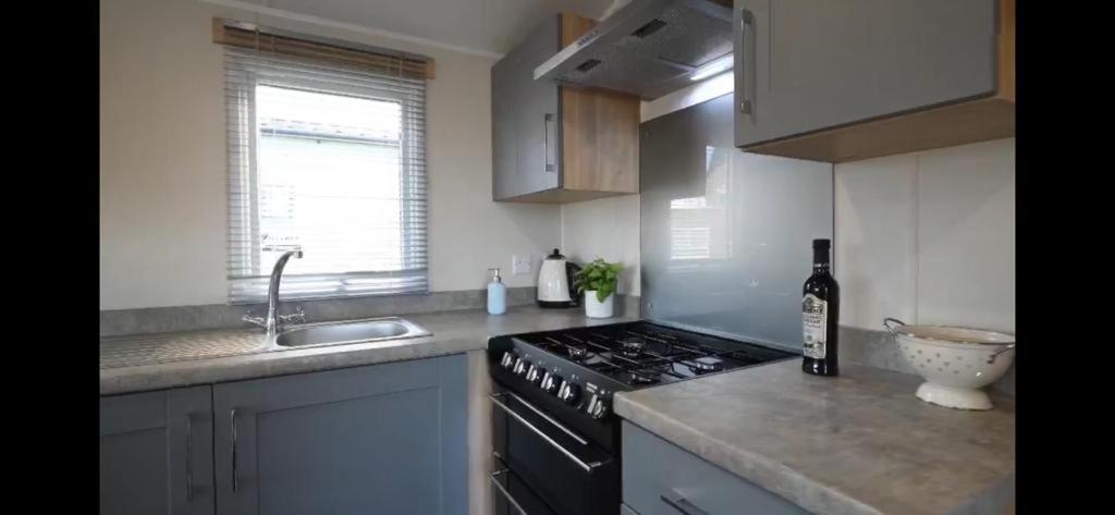 Ultimate Serene Getaway East Mersea Exterior photo